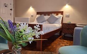 Inn By The Sea, Portsmouth, Onsite Ev 22Kw Available